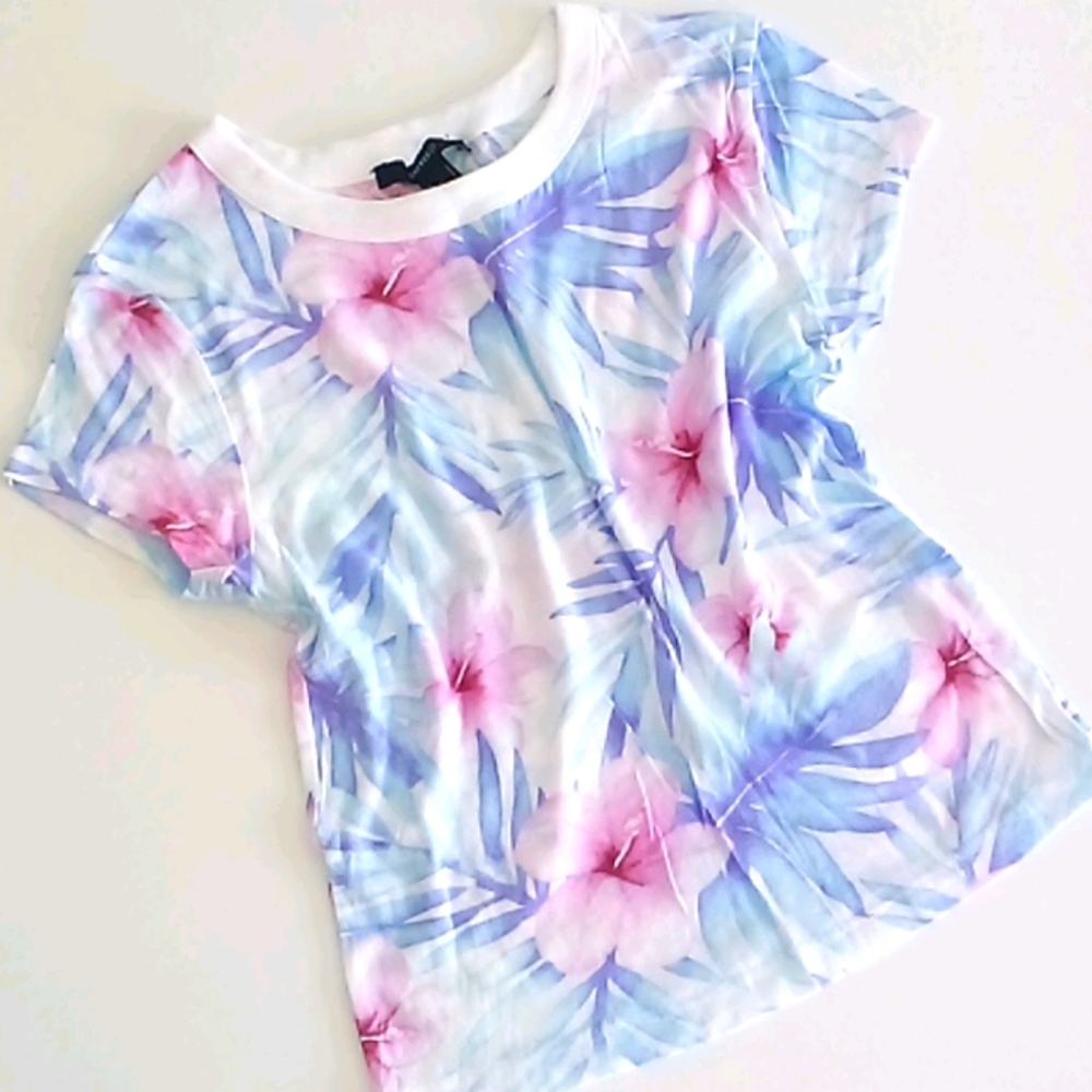 🌺NWOT🌺 Tropical Watercolor Print Baby Tee